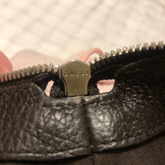 Gucci Monogram travel bag - Picture 14 of 16